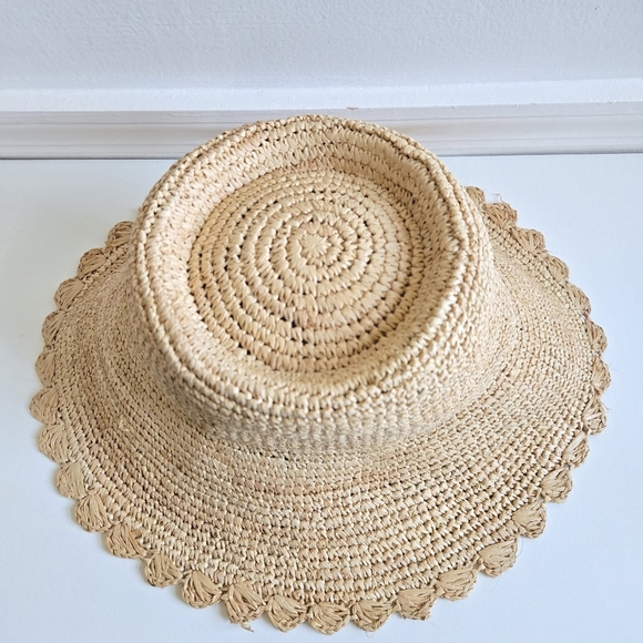 New Wyeth Lacey Raffia Crochet Scalloped Edge Natural Bucket Straw Hat NWT - Picture 9 of 15